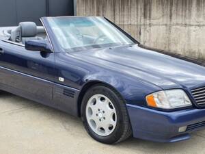 Image 13/43 of Mercedes-Benz SL 320 (1994)