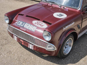 Image 39/50 of Ford Anglia (1965)