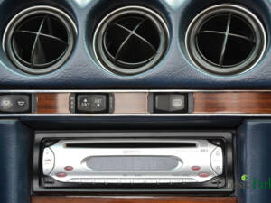 Image 36/50 of Mercedes-Benz 380 SL (1983)