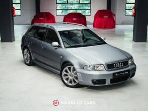 Image 4/25 de Audi RS4 Avant (2001)