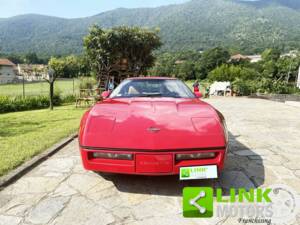 Image 2/10 of Chevrolet Corvette (1985)