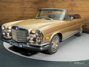 Image 2/6 of Mercedes-Benz 280 SE 3,5 (1971)