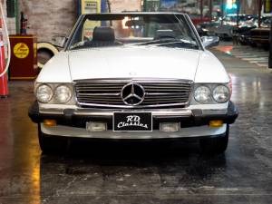 Image 2/32 de Mercedes-Benz 560 SL (1987)