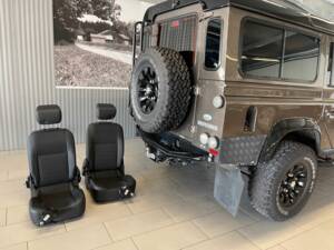 Bild 9/15 von Land Rover Defender 110 (2013)