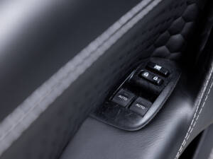 Bild 8/32 von Aston Martin Cygnet (2012)