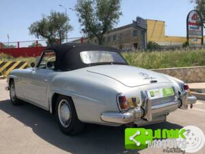 Image 3/10 de Mercedes-Benz 190 SL (1957)