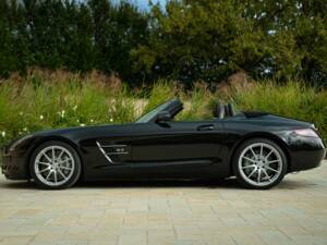 Image 12/50 of Mercedes-Benz SLS AMG Roadster (2011)