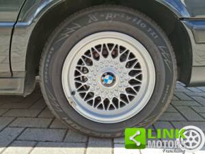 Imagen 10/10 de BMW 520i (1991)