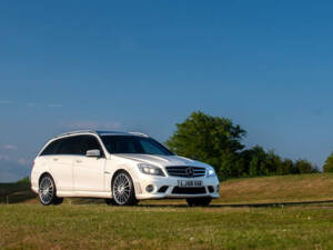 Immagine 9/50 di Mercedes-Benz C 63 AMG T (2009)