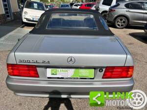 Bild 8/10 von Mercedes-Benz 300 SL-24 (1992)