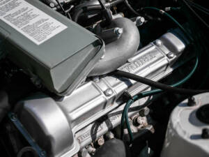 Image 16/47 of Triumph Stag (1975)