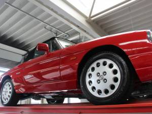 Immagine 21/50 di Alfa Romeo 2.0 Spider (1991)