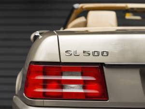 Immagine 9/38 di Mercedes-Benz SL 500 (2001)