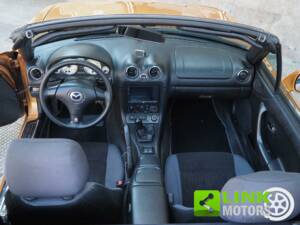 Afbeelding 4/10 van Mazda MX-5 1.6 (2000)