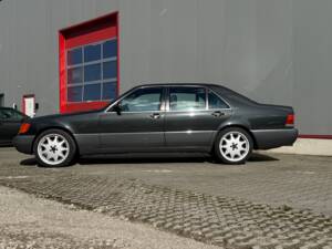 Afbeelding 2/56 van Mercedes-Benz 600 SEL (1991)