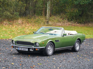 Immagine 25/50 di Aston Martin V8 Volante (1979)