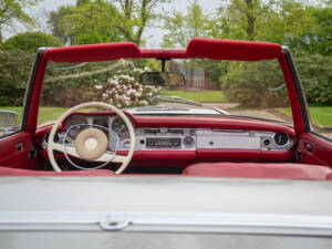 Image 11/16 of Mercedes-Benz 250 SL (1968)
