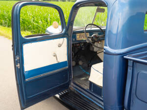 Image 41/83 of Ford V8 Model 46 Pick Up (1940)