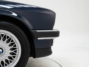 Immagine 12/15 di BMW 325i (1986)