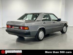 Image 6/15 de Mercedes-Benz 190 E 2.0 (1990)