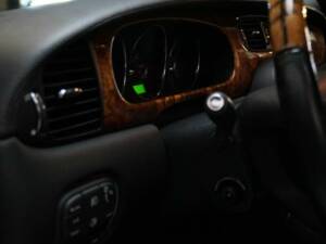 Image 7/50 of Jaguar XJ 8 4.2 (2007)