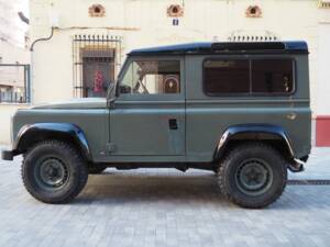 Image 13/17 de Land Rover Defender 90 Heritage (2006)