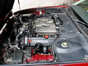 Image 12/32 de Jaguar XJR 4.0 (1999)