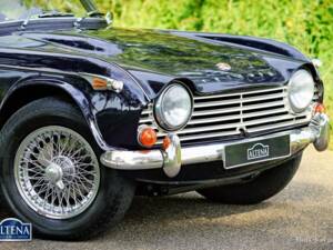 Imagen 3/36 de Triumph TR 4A IRS (1966)