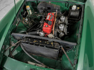 Image 39/50 of MG MGB (1964)