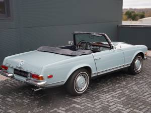 Immagine 11/50 di Mercedes-Benz 280 SL (1968)