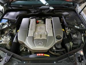 Image 31/34 de Mercedes-Benz CLS 55 AMG (2005)