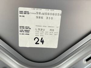 Image 34/49 of Porsche Boxster (1998)