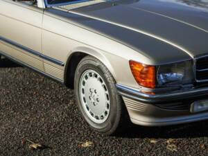 Image 33/33 of Mercedes-Benz 500 SL (1986)