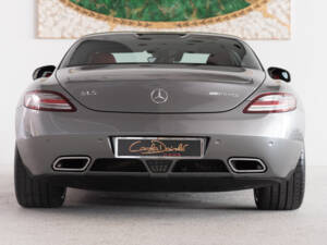 Image 10/56 de Mercedes-Benz SLS AMG (2011)