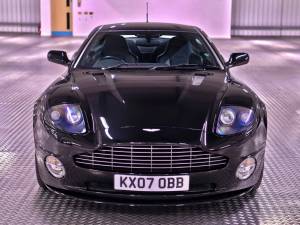 Image 2/50 de Aston Martin V12 Vanquish S Ultimate Edition (2007)