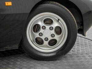 Immagine 44/50 di Porsche 924 S (1986)