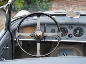 Image 43/50 de Jaguar XK 150 OTS (1958)