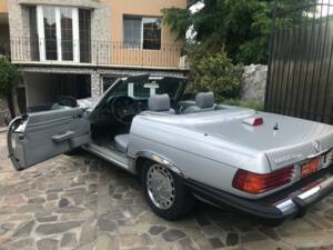 Bild 4/22 von Mercedes-Benz 380 SL (1984)