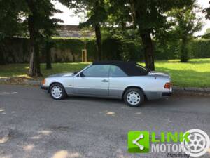 Bild 8/10 von Mercedes-Benz 300 CE-24 (1993)