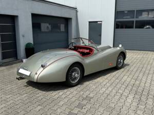 Image 3/17 of Jaguar XK 120 SE OTS (1953)