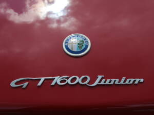 Image 28/100 de Alfa Romeo Giulia 1600 GT Junior (1976)