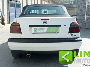 Image 9/10 of Volkswagen Golf III Cabrio 1.6 (1997)