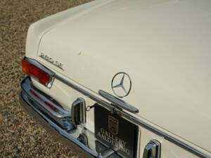 Image 47/50 of Mercedes-Benz 280 SE (1968)
