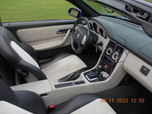 Image 29/42 de Mercedes-Benz SLK 230 Kompressor (1998)