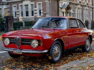 Image 1/21 of Alfa Romeo Giulia GT 1300 Junior (1968)