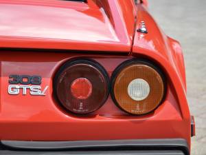 Image 20/43 de Ferrari 308 GTSi (US) (1981)