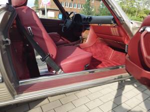 Bild 37/43 von Mercedes-Benz 560 SL (1988)