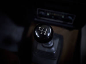 Bild 54/98 von Volvo 244 DL (1975)