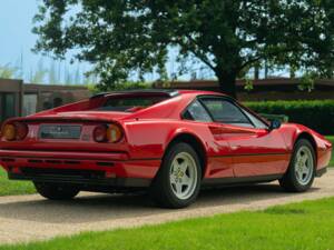 Image 8/50 de Ferrari 208 GTB Turbo (1987)