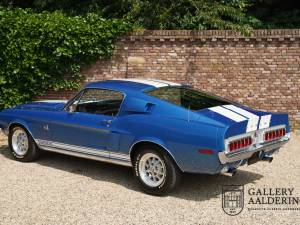 Image 32/50 of Ford Shelby Cobra GT 500-KR (1968)